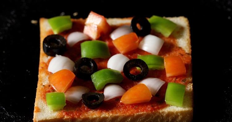 Quick & Easy Bread Pizza Recipe 2025: 15-Minute Homemade Delight