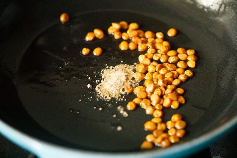 Homemade Curry Leaves Powder Recipe (Karuveppilai Podi): The Ultimate South Indian Spice Blend Guide 2024