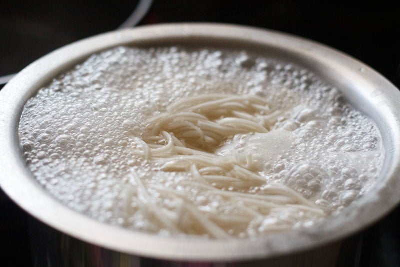 Ultimate Hakka Noodles Recipe 2025: Authentic Indo-Chinese Style (Step-by-Step Guide)