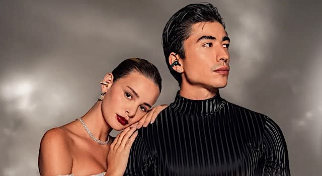 Moto Buds Loop earbuds