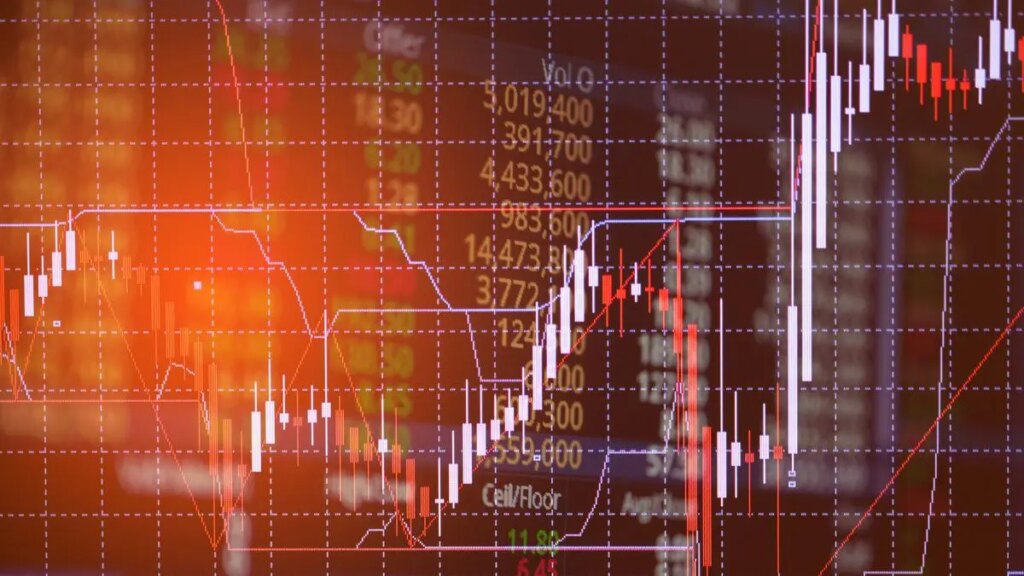 Shriram Finance shares dip 4.77% amid mixed analyst outlooks