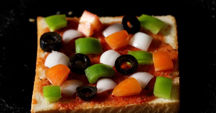 Quick & Easy Bread Pizza Recipe 2025: 15-Minute Homemade Delight Quick & Easy Bread Pizza Recipe 2025: 15-Minute Homemade Delight