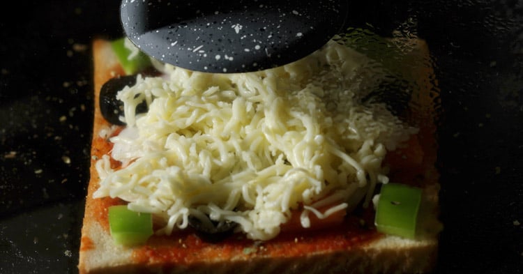Quick & Easy Bread Pizza Recipe 2025: 15-Minute Homemade Delight Quick & Easy Bread Pizza Recipe 2025: 15-Minute Homemade Delight