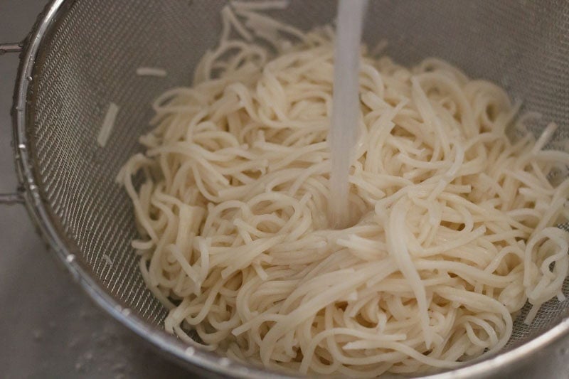 Hakka Noodles Recipe (Indo Chinese Style)