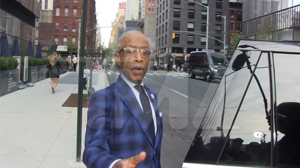 Al Sharpton Prays With Wendy Williams During Visit, Vows To Help Her