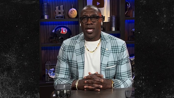 Shannon Sharpe Fan Interaction: NFL Legend's Friendly Exchange at Mr. Olympia 2024 Event Shannon Sharpe engaging with fans at public events