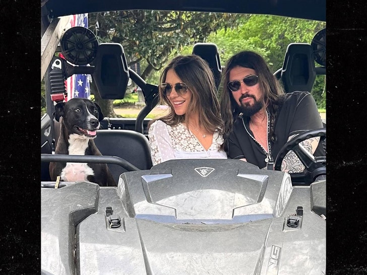 Elizabeth Hurley Billy Ray Cyrus Relationship: New PDA Photos From Tennessee Weekend Elizabeth Hurley and Billy Ray Cyrus embrace