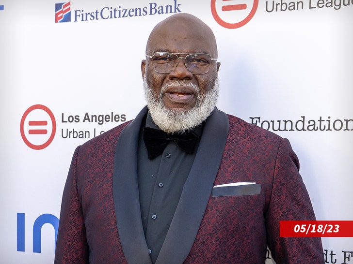 T.D. Jakes Leadership Transition: Megachurch Pastor Steps Down After Medical Crisis T.D. Jakes speaking at The Potter's House