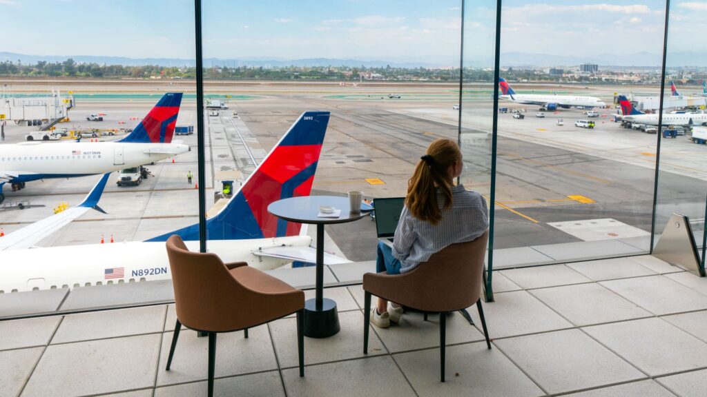Premium Air Travel Market Thrives Despite Economic Turbulence in 2025