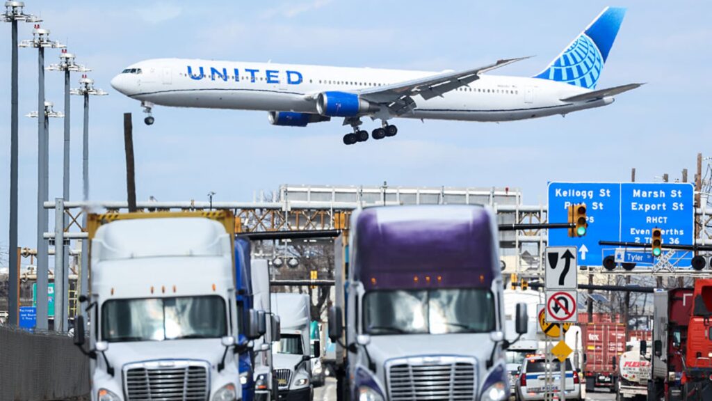United Airlines Earnings Forecast: Carrier Maintains Outlook Despite Recession Concerns