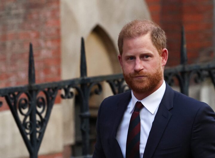 I Want Back in the Royal Family!