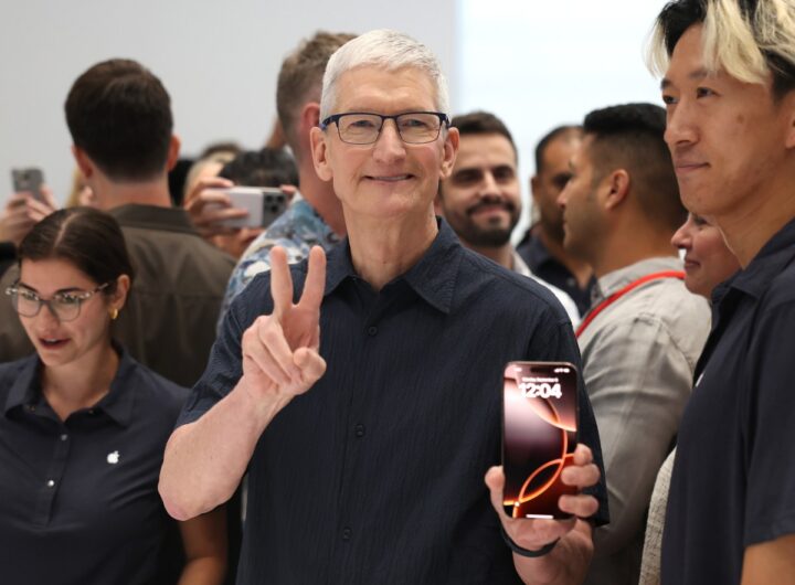 Week in Review: Apple won't raise prices — yet