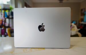 Is it a good time to move to Macs from Windows?