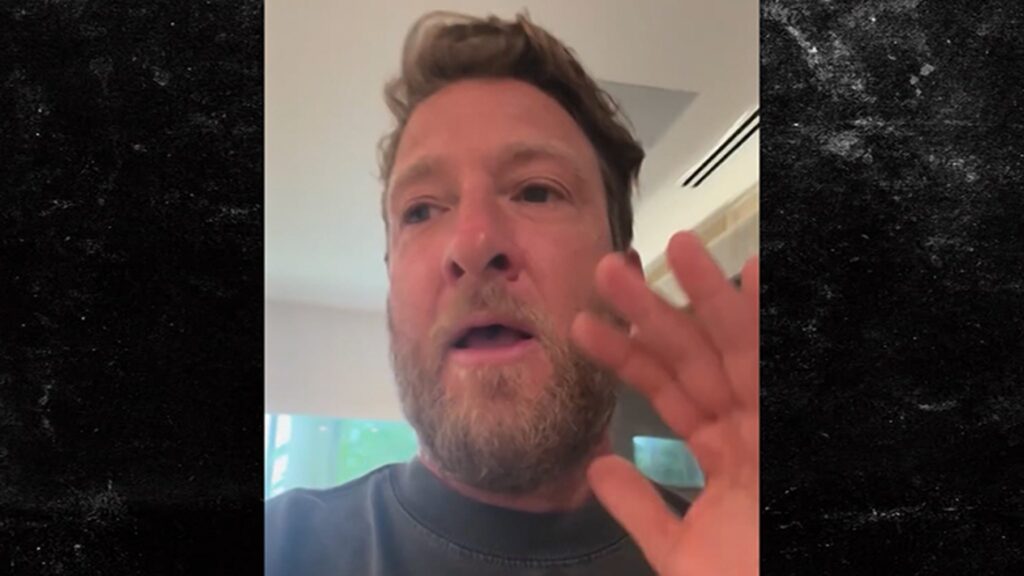 Dave Portnoy Takes Strong Stand Against Antisemitic Incident at Barstool Bar Dave Portnoy Fires Off at Members of Staff Over Antisemitic Sign at Bar