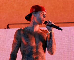 Justin Bieber bong photos: Should fans be worried?