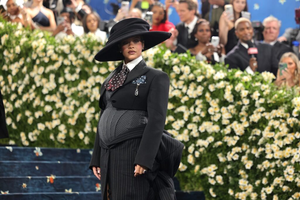 Rihanna Pregnant with Third Child: Met Gala 2025 Baby Bump Reveal - Celebrity News PREGNANT with Baby #3! Check Out Her Baby Bump!
