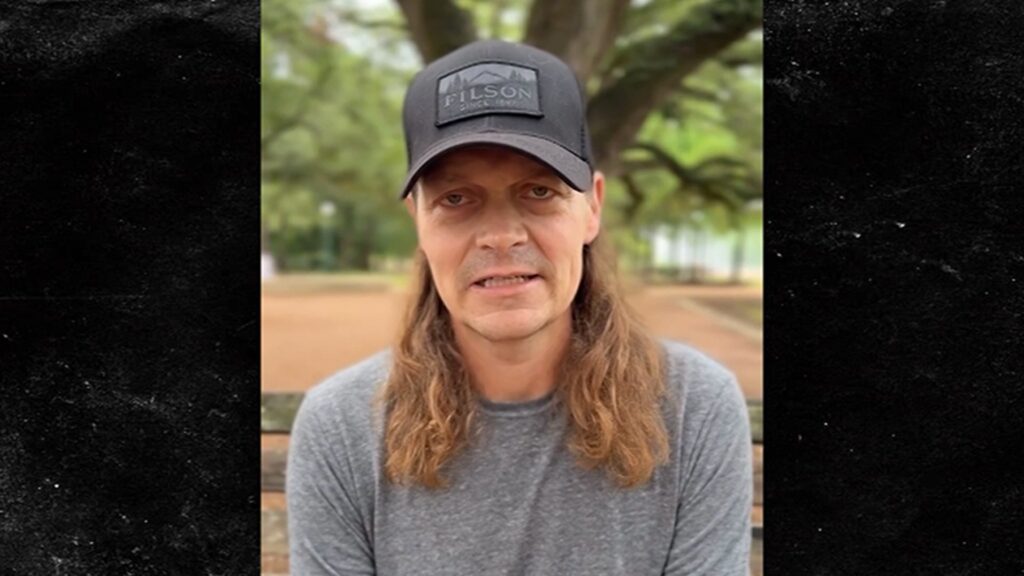 Brad Arnold Cancer Diagnosis: 3 Doors Down Singer Battles Stage 4 Kidney Cancer 3 Doors Down Singer Brad Arnold Announces Cancer Diagnosis