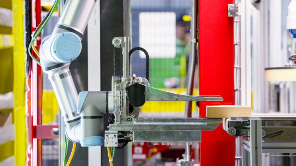 Amazon Vulcan Robot: Revolutionary Warehouse Automation with Advanced Touch-Sensing Technology Amazon Vulcan robot