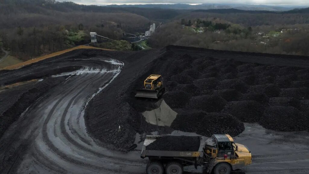 Coal Secy meets Tamil Nadu CS on coal supplies, NLCIL land acquisition