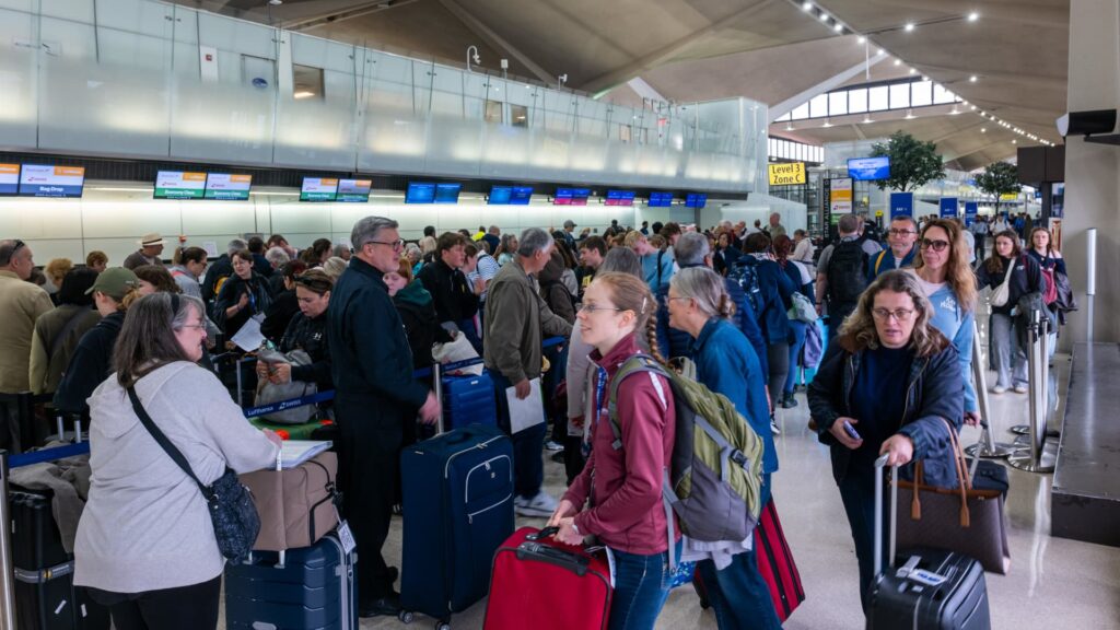 Communication outage prompted massive flight delays at Newark airport