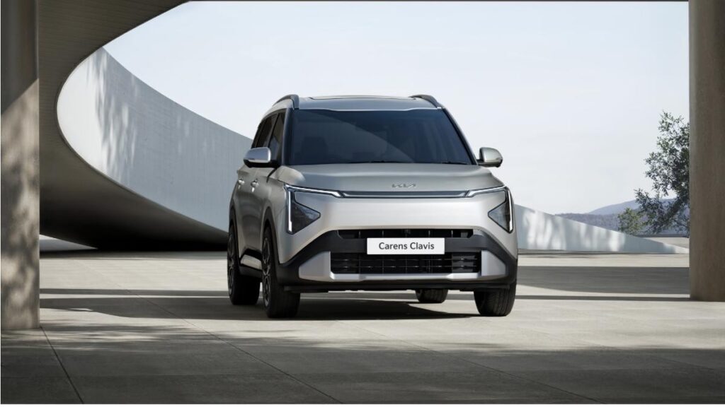 Kia introduces Carens Clavis in India