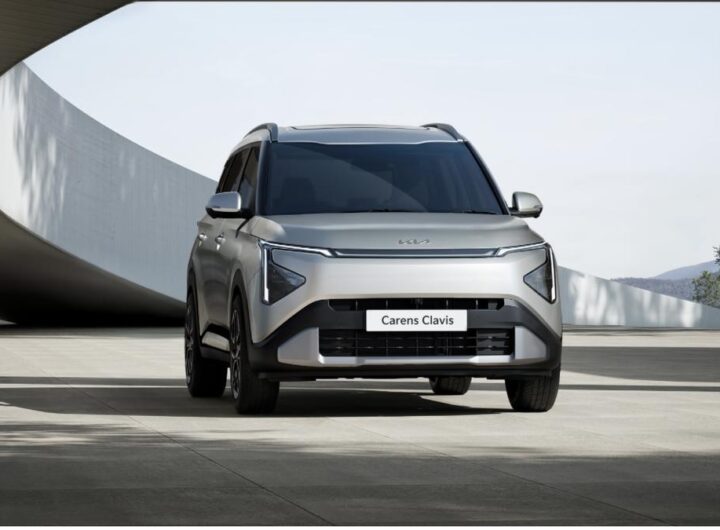 Kia introduces Carens Clavis in India