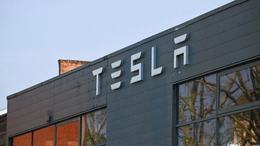 Tesla Sales Plunge in France: 59% Decline Signals European Market Challenges Tesla sales plunge 59% in April